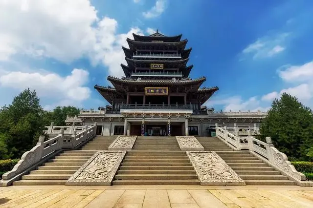 喜讯 | 多元发展再发力 中土物业连中六标!
